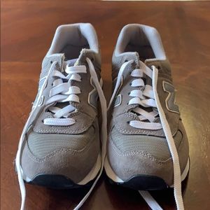 New balance gray sneakers